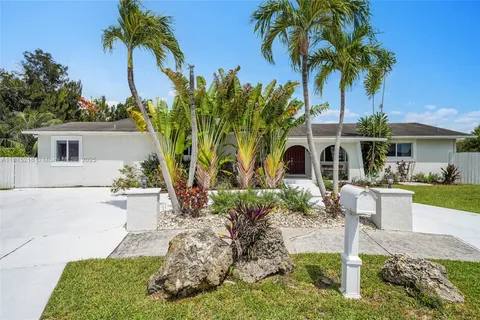 10711 SW 70th St, Miami FL 33173