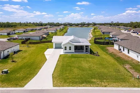 910 Gen George Patton Ave, La Belle FL 33935