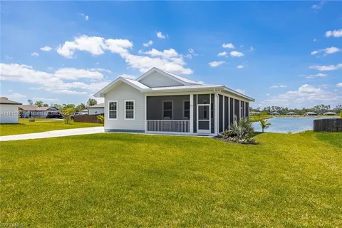 910 Gen George Patton Ave, La Belle FL 33935