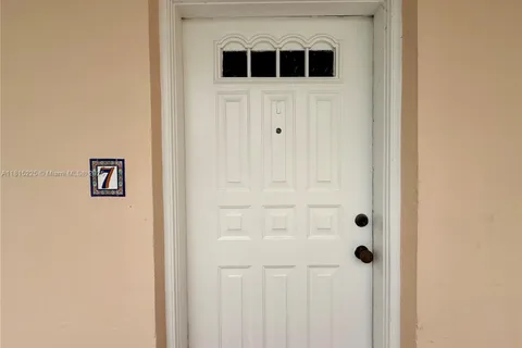 1235 Mariposa Ave # 7, Coral Gables FL 33146