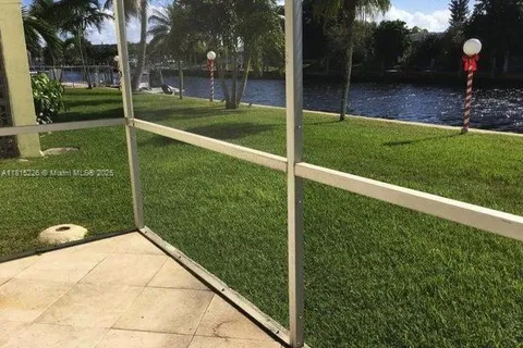 1100 Pine Dr # 106, Pompano Beach FL 33060