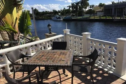 1100 Pine Dr # 106, Pompano Beach FL 33060