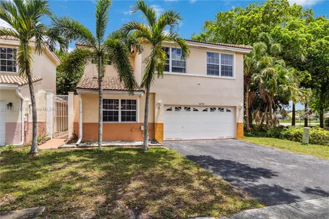 10741 N Saratoga Dr, Cooper City FL 33026