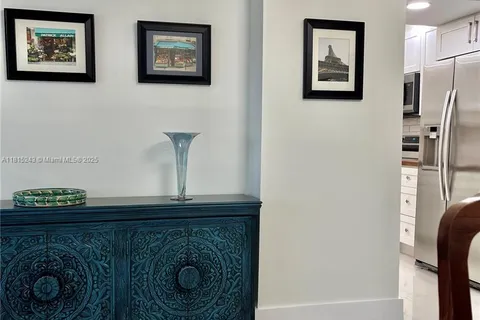 4001 Hillcrest Dr # 1014, Hollywood FL 33021