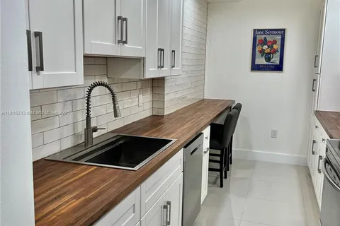 4001 Hillcrest Dr # 1014, Hollywood FL 33021