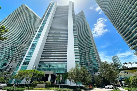 650 NE 32nd St, Miami FL 33137