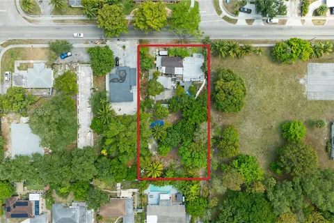 1051 NE 149th St, Miami FL 33161