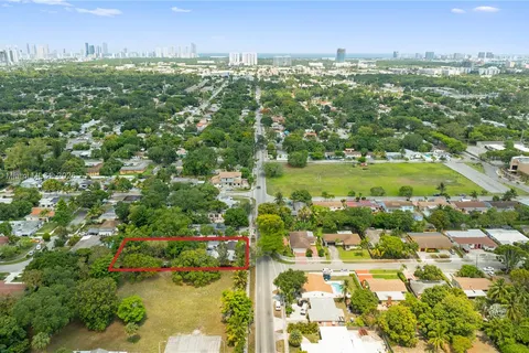 1051 NE 149th St, Miami FL 33161