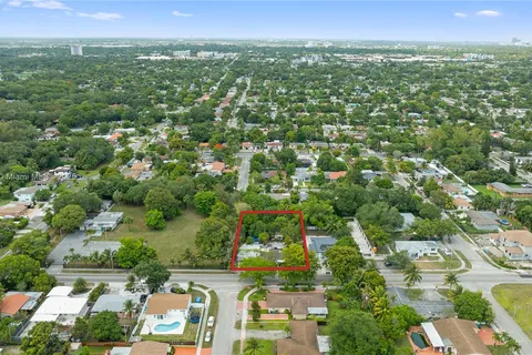 1051 NE 149th St, Miami FL 33161