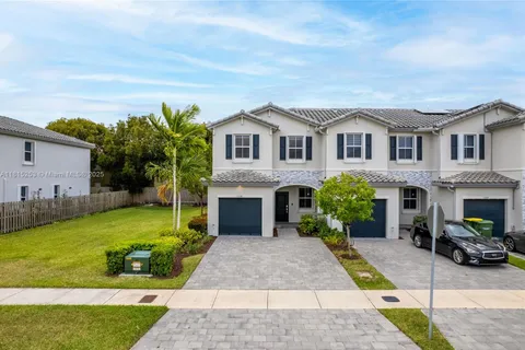 1336 SE 26th Ter, Homestead FL 33035