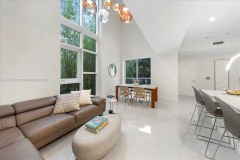 455 NE 39th St # 112, Miami FL 33137