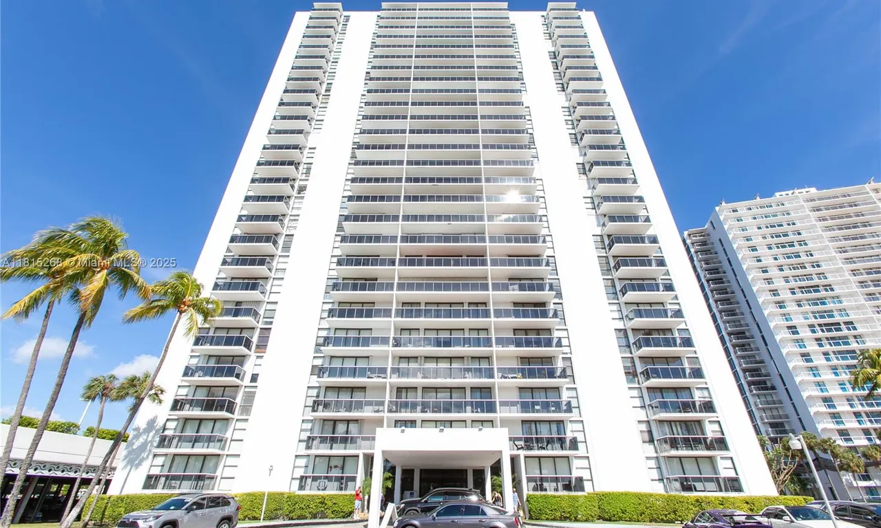 3675 N Country Club Dr # 401, Aventura FL 33180