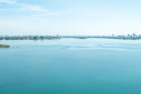 4000 Towerside Ter # 2201, Miami FL 33138
