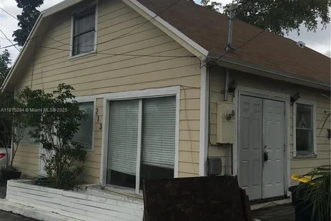 213 Stirling, Dania Beach FL 33004