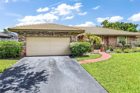 639 NW 101st Ter, Coral Springs FL 33071