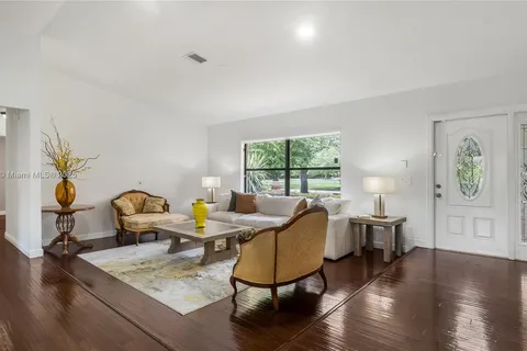 639 NW 101st Ter, Coral Springs FL 33071