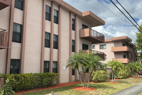 690 NE 123rd St # 207, North Miami FL 33161
