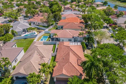 814 Kapok Way, Weston FL 33327