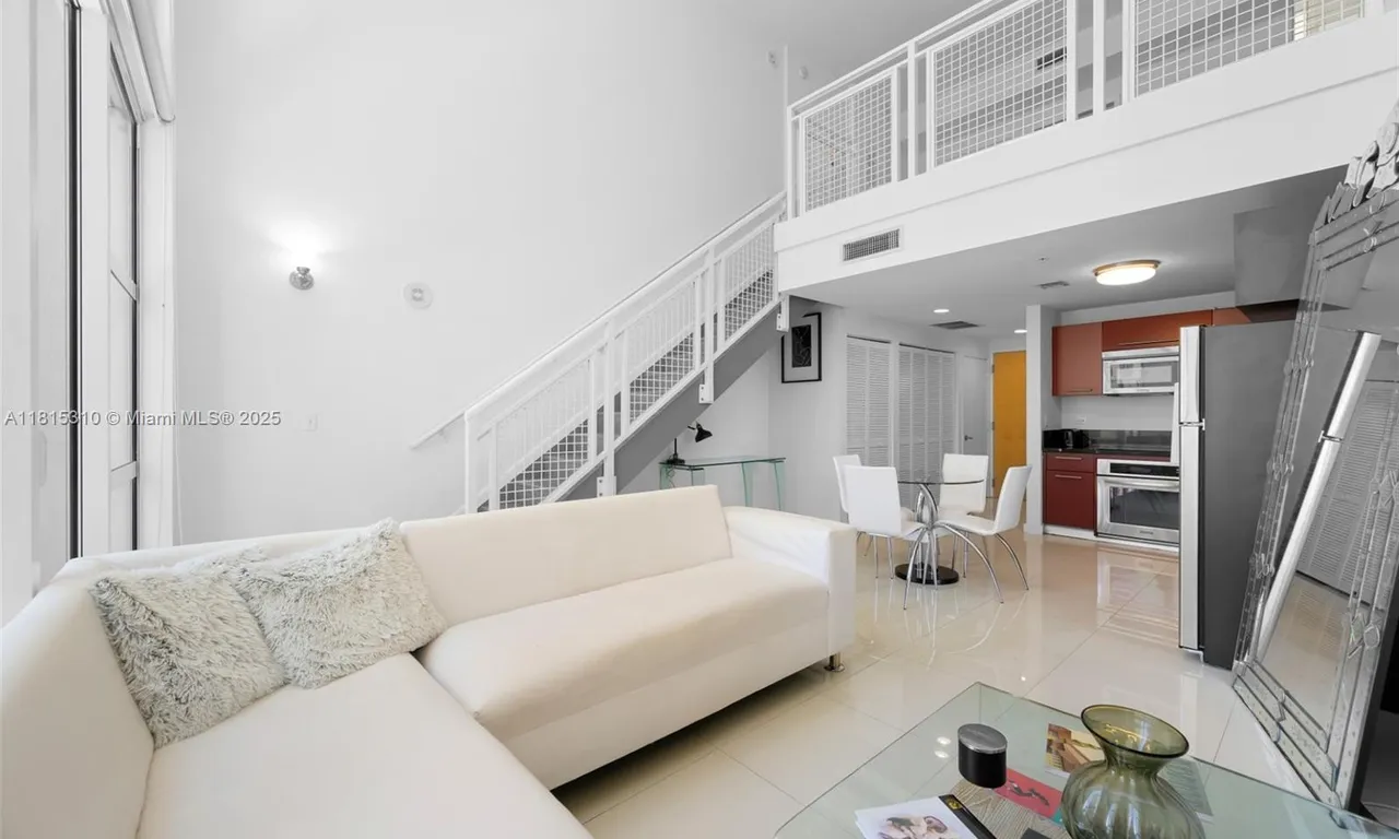 244 Biscayne Blvd # 451, Miami FL 33132