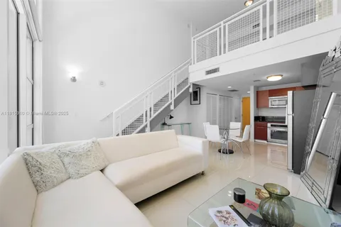 244 Biscayne Blvd # 451, Miami FL 33132