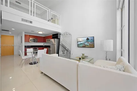 244 Biscayne Blvd # 451, Miami FL 33132