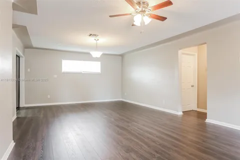 1565 NW 6th Ave, Pompano Beach FL 33060