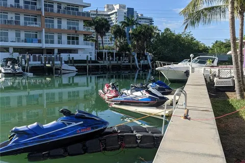 7753 Hawthorne Ave # 4, Miami Beach FL 33141