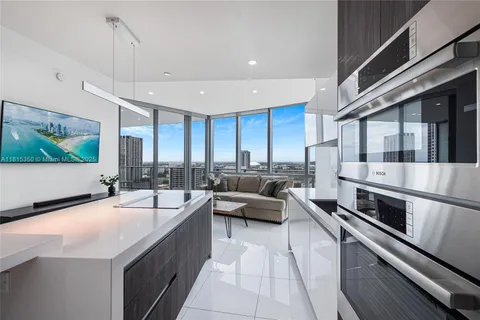 851 NE 1st Ave # 2604, Miami FL 33132