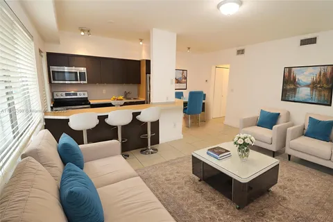 6835 RUE VERSAILLES # 104, Miami Beach FL 33141