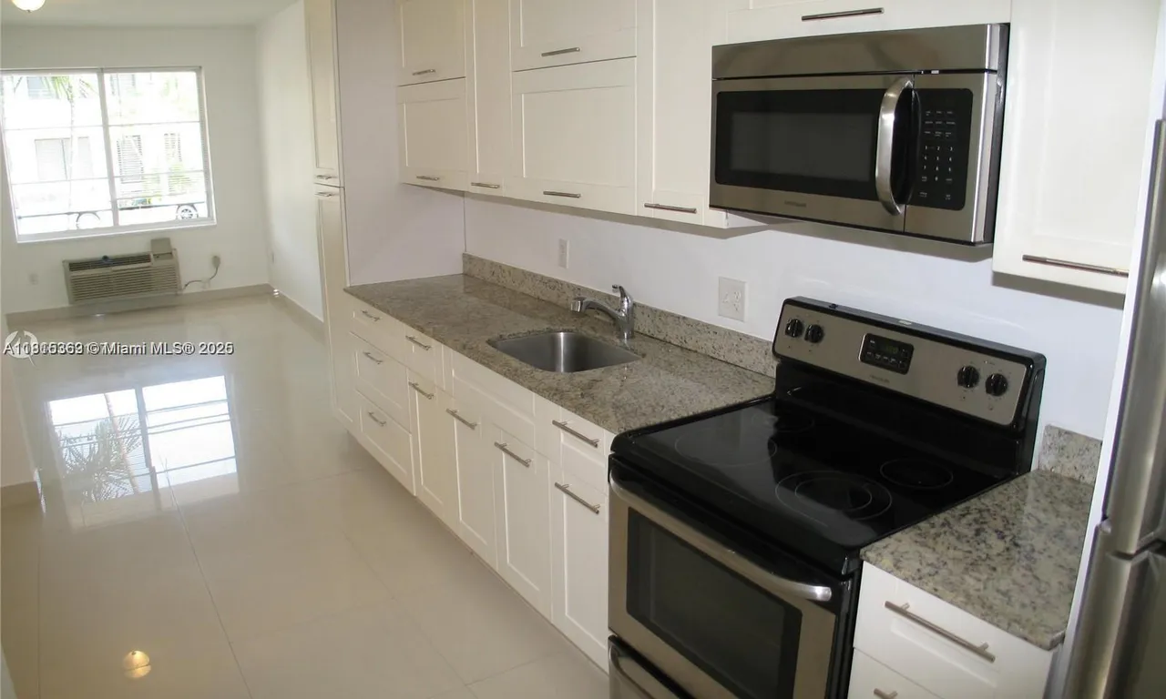 540 74th St # 3, Miami Beach FL 33141