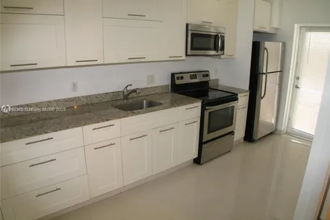 540 74th St # 3, Miami Beach FL 33141