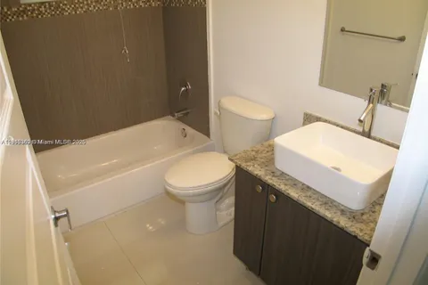 540 74th St # 3, Miami Beach FL 33141
