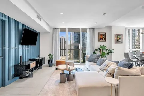 55 SE 6th St # 2902, Miami FL 33131