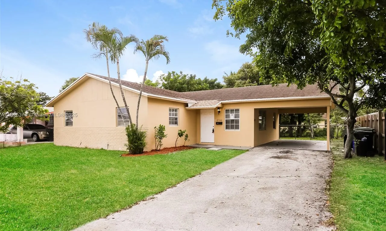 2740 SW 7th St, Fort Lauderdale FL 33312