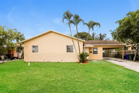 2740 SW 7th St, Fort Lauderdale FL 33312
