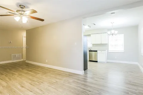 2740 SW 7th St, Fort Lauderdale FL 33312