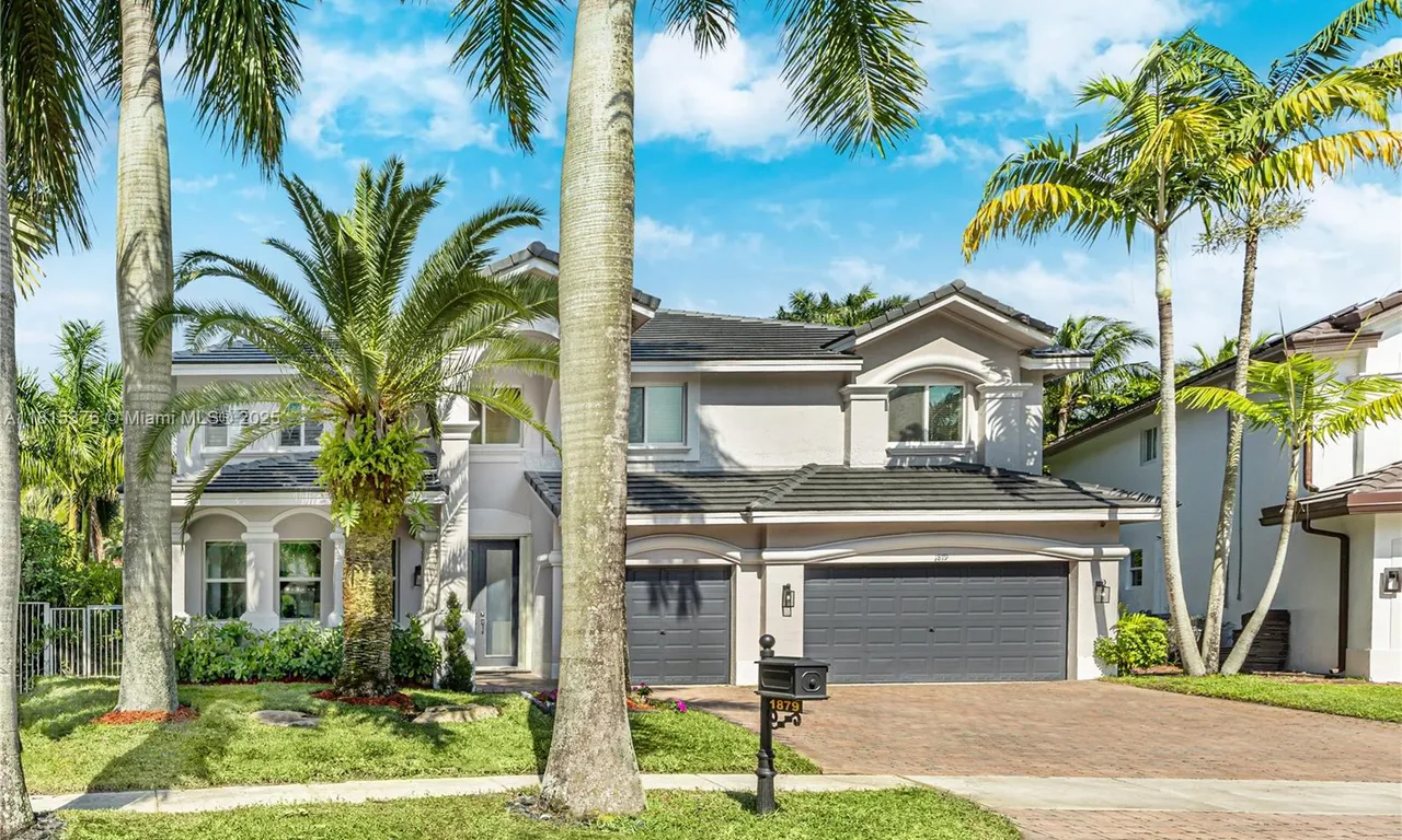 1879 Hidden Trail Ln, Weston FL 33327