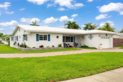 402 SE 7th Ave, Deerfield Beach FL 33441