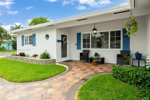 402 SE 7th Ave, Deerfield Beach FL 33441