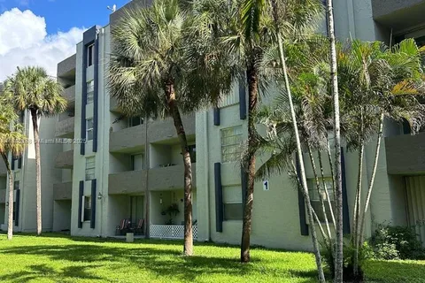 10000 NW 80th Ct # 2526, Hialeah Gardens FL 33016