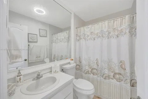 13887 SW 64th St, Miami FL 33183