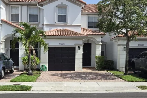 10840 NW 79th St, Doral FL 33178