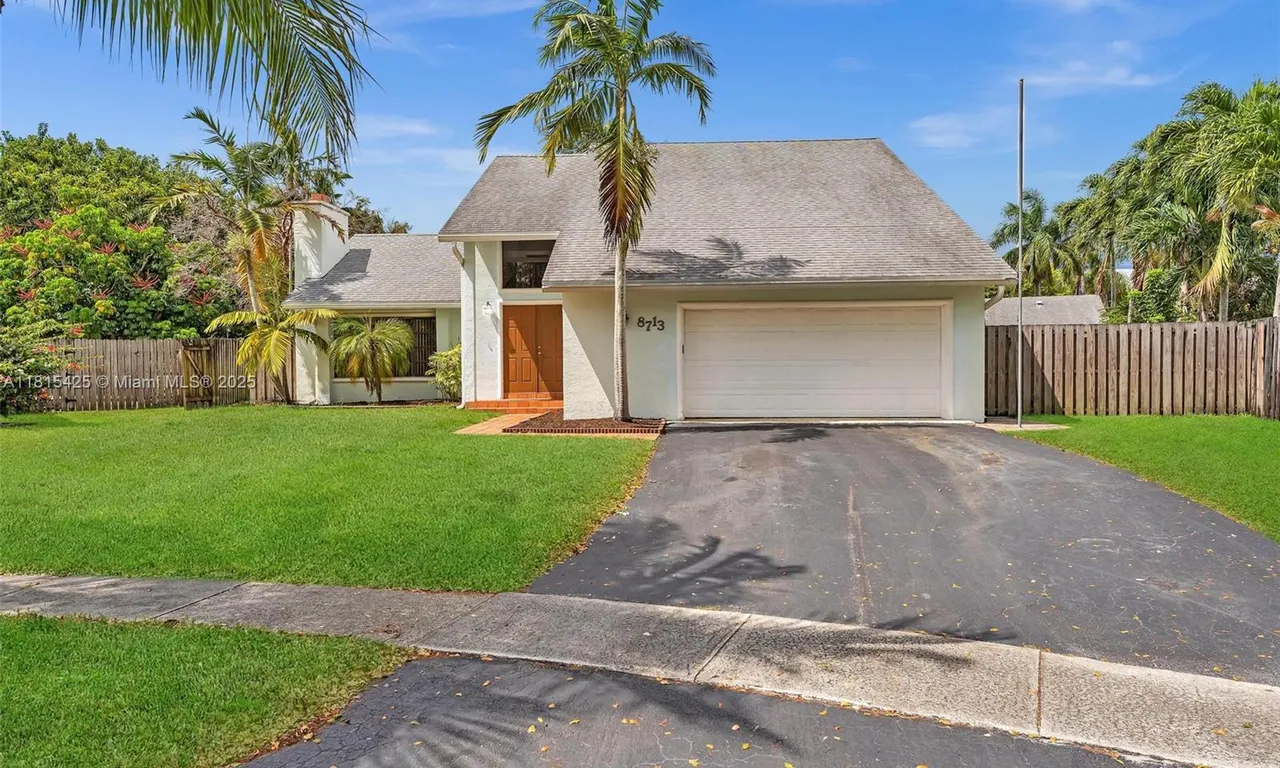 8713 SW 55th St, Cooper City FL 33328