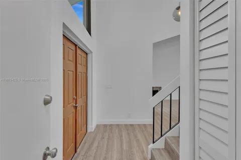8713 SW 55th St, Cooper City FL 33328