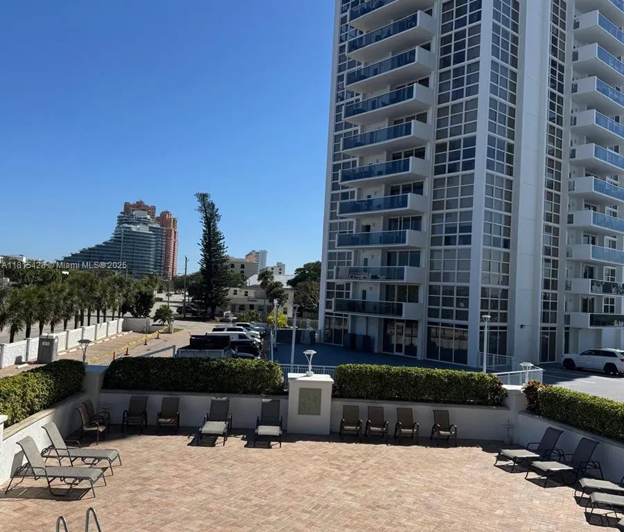 2715 N Ocean Blvd # 2E, Fort Lauderdale FL 33308