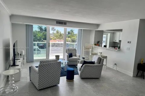 2715 N Ocean Blvd # 2E, Fort Lauderdale FL 33308