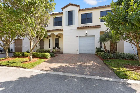 20930 NW 1st St, Pembroke Pines FL 33029
