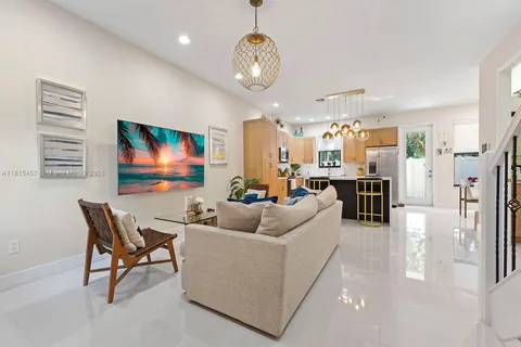 20930 NW 1st St, Pembroke Pines FL 33029