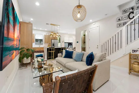 20930 NW 1st St, Pembroke Pines FL 33029