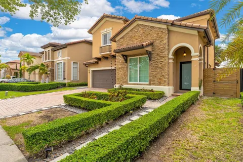 22618 SW 94th Path, Cutler Bay FL 33190